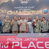 Tim Putra Polda Jatim Juara 1 Pertandingan Bola Volley Piala Kapolri