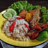 Tips Sederhana Membuat Nasi Liwet, Masakan Rakyat yang Disukai Ningrat