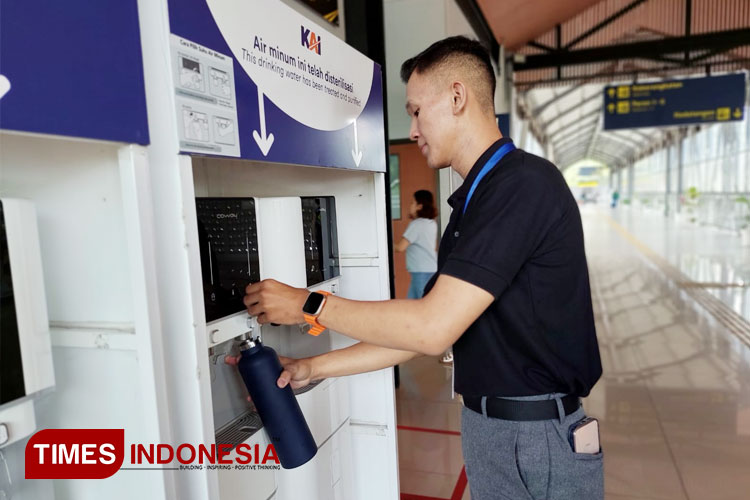 Dukung Pengurangan Botol Plastik, Stasiun Malang Hadirkan Water Station