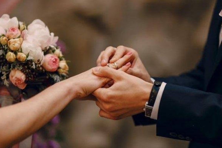 Marriage is Scary? Ini Penjelasan Dosen Psikologi Unesa dan Cara Mengatasinya