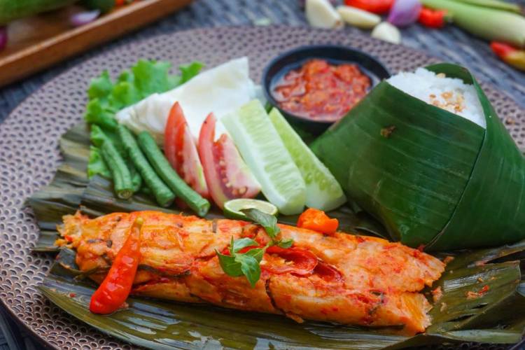 Aston Banyuwangi Hadirkan Sensasi Kuliner Nusantara Pelasan Iwak Irisan dan Minuman Unik