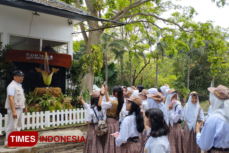 SMP-17-Agustus-1945-Surabaya.jpg