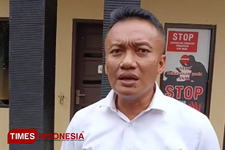 Kasat reskrim Polres Banjar. AKP Carsono saat memberikan keterangan terkait masuknya laporan korban arisan. (Foto: Susi/TIMES Indonesia)