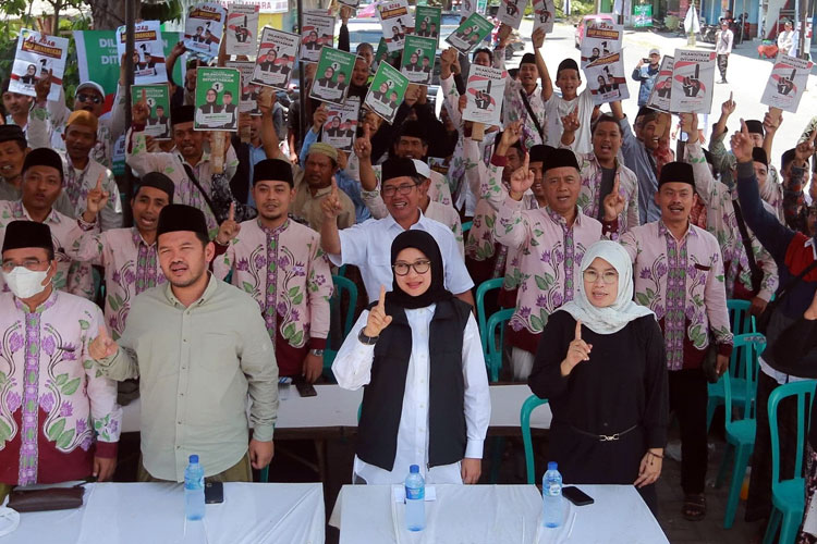 Taat Dawuh Kiai, Alumni Ponpes Darussalam Blokagung Banyuwangi Deklarasi Akbar Menangkan Ipuk-Mujiono