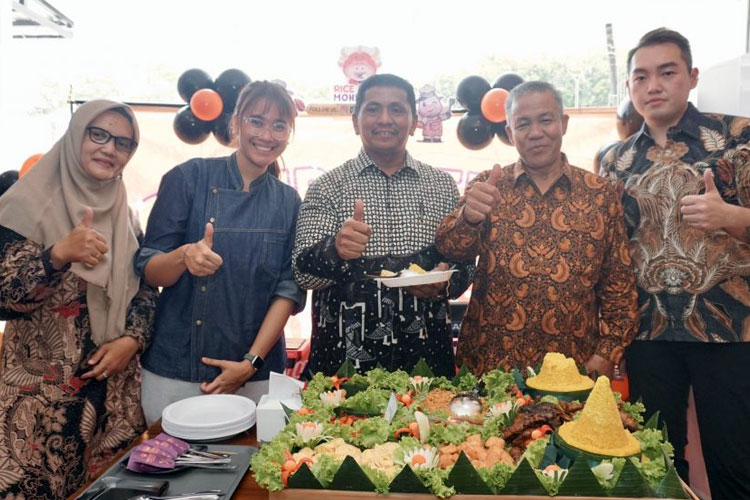Grand Opening Ricebowl Monster di Jalan Raya Ponti Sidoarjo, Senin (14/10/2024).(Foto: Dok.Ricebowl Monster)