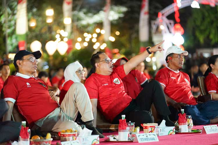 Nobar Indonesia vs China, Pj Gubernur Jatim Apresiasi Perjuangan Timnas