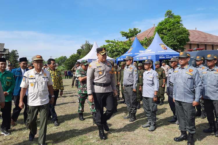 Jelang Pilkada Serentak 2024, Ribuan Petugas Linmas Gelar Apel Kesiapan Pengamanan