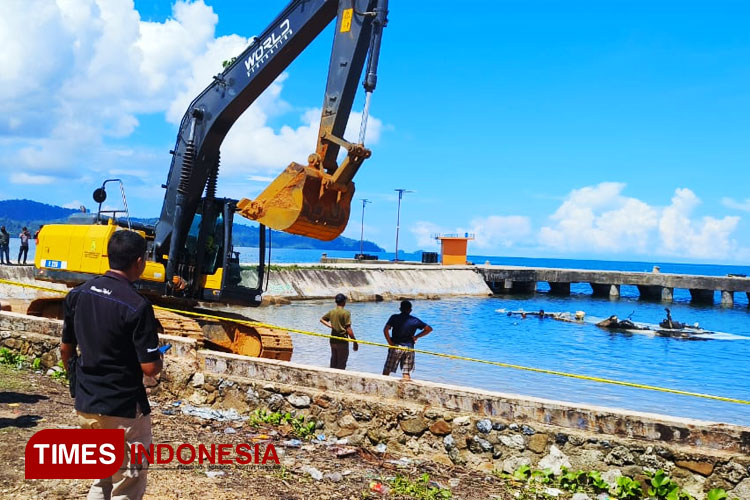 Polres Pulau Taliabu, Puslabfor Polri, Bidlabfor dan Infafis saat turun olah TKP (FOTO: Husen Hamid/TIMES Indonesia)