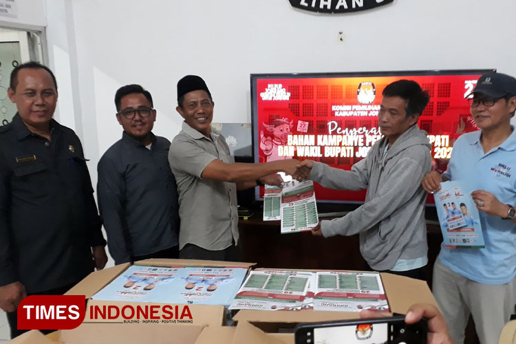 KPU Jombang Mulai Distribusikan Bahan Kampanye dan APK Paslon