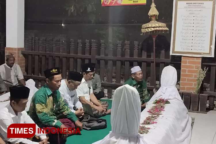 Dipimpin Kiai Maksum, Ghofur Ziarah ke Makam Joko Tingkir