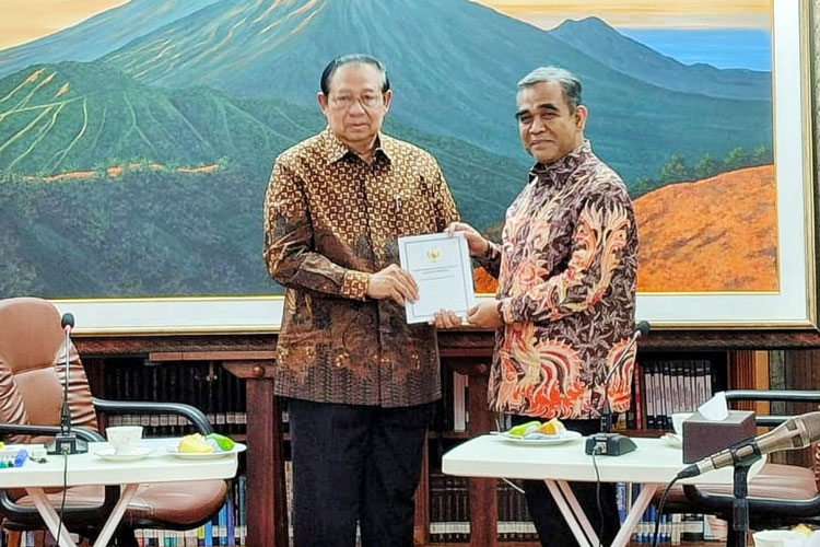 Pimpinan MPR Sampaikan Undangan Pelantikan Presiden dan Wapres RI kepada SBY