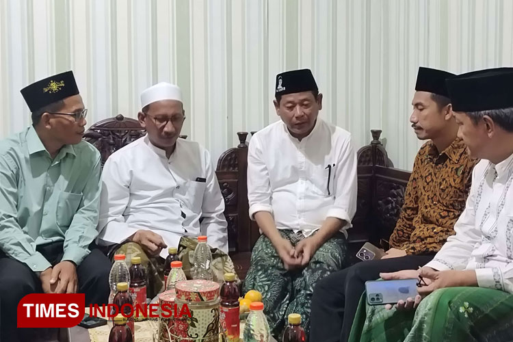 menerima-kunjungan-silaturahim-2.jpg