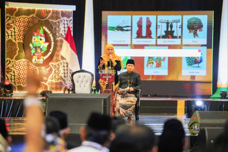 Debat Pilgub Jatim Perdana, Khofifah-Emil Sampaikan Capaian Kinerja dan Prestasi Selama Pimpim Jatim