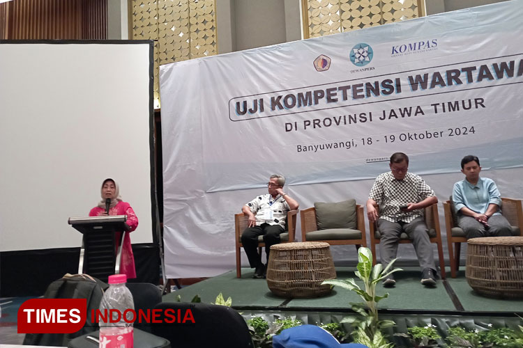 acara-penutupan-Uji-Kompetensi-Wartawan-Jawa-Timur-2.jpg