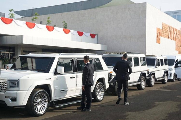 Presiden RI Prabowo Gunakan Maung Garuda Menuju Istana Merdeka