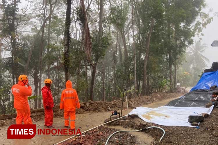 Diguyur Hujan Deras, BPBD Pacitan Laporkan Dua Titik Talud Ambrol dan Satu Pohon Tumbang