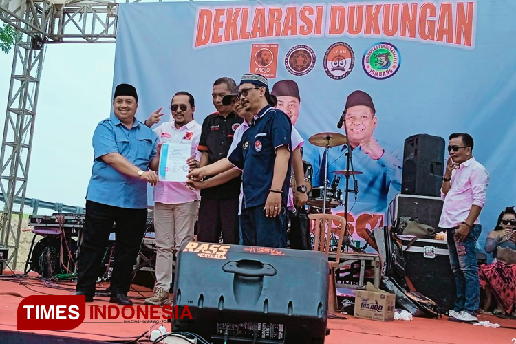 Raih Dukungan Besar, Warsubi Ajak Pendukung Kampanye Damai di Pilkada 2024 Jombang