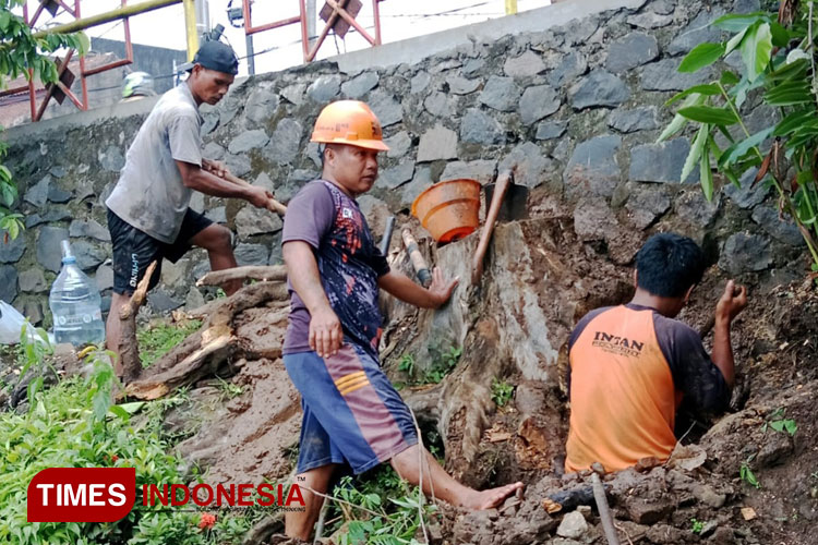 Perbaikan Pipa JDU di Jembatan Viaduc, PDAM Tirta Anom Kota Banjar Imbau Tampung Air