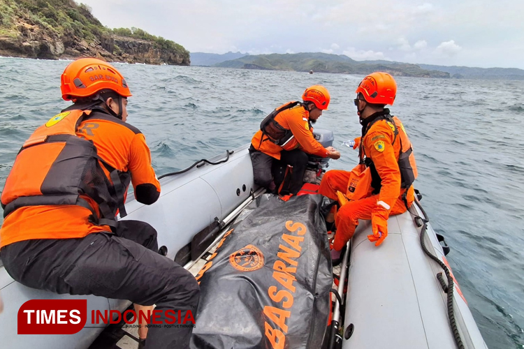 Jenazah Nelayan yang Hilang di Pantai Karang Pacitan Ditemukan