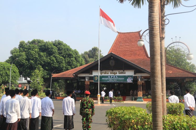 Hari Santri Nasional 2024, Pjs Bupati Mojokerto: Santri Harus Bisa Hadapi Tantangan Masa Depan