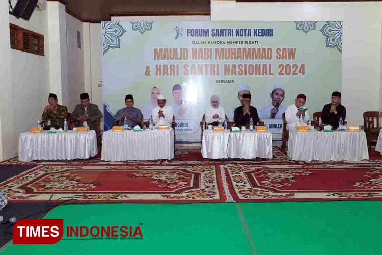 HSN 2024, Santri Kota Kediri Titip Harapan pada Vinanda-Gus Qowim