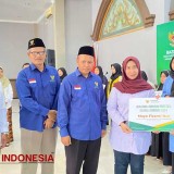 Komitmen Majukan Pendidikan, Baznas Jombang Salurkan Beasiswa ke 25 Mahasiswa