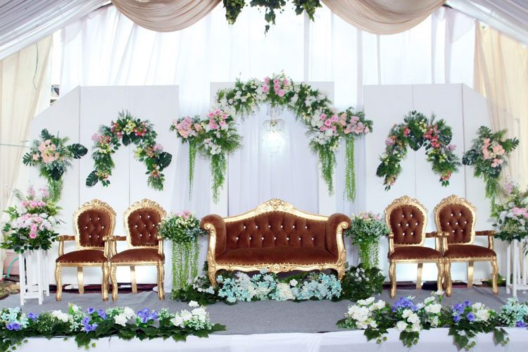 Young Entrepreneur: Successful Story of Dwi Astutik and Her Wedding Décor