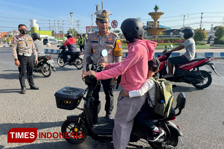 Sepeda Listrik di Probolinggo Makin Digemari: Praktis,Tapi Dilarang di Jalan Raya