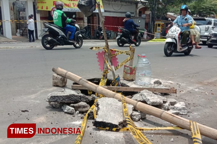 Lagi, Aspal di Jalan Muharto Kota Malang Ambles di Titik Berbeda