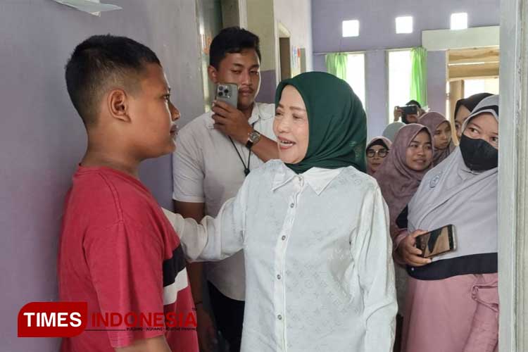 Jelang Debat Pilbup Malang, Cawabup Lathifah Kunjungi Difabel