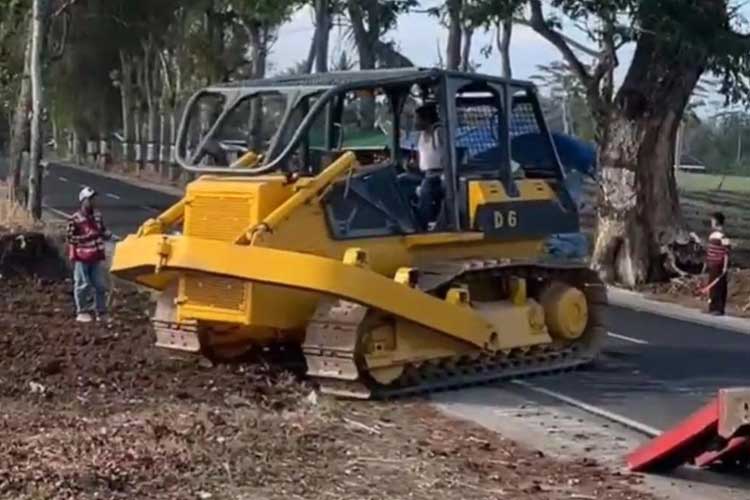 Dimulai, Rekonstruksi Badan Jalan Gondanglegi Sampai Simpang Balekambang