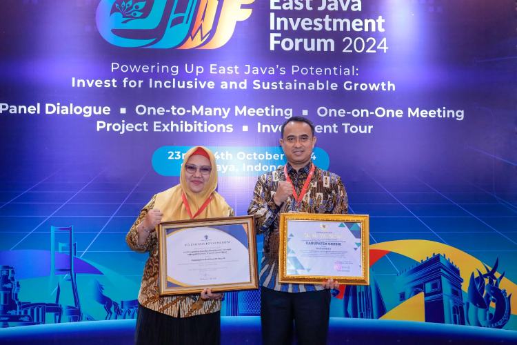 Komitmen Investasi Berkelanjutan, Pemkab Gresik Borong Penghargaan East Java Investment Forum