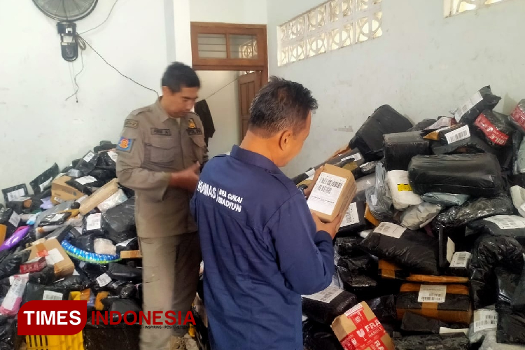 Satpol PP Pacitan Gagalkan Peredaran Rokok Ilegal di Pasar Tradisional