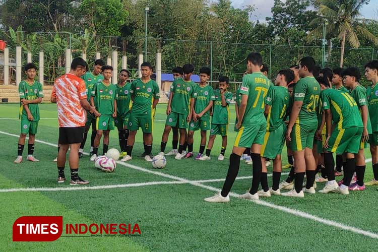 sepak-bola-3.jpg