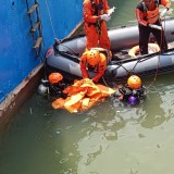 Jatuh dari Kapal, Warga Kalimas Baru Tewas Tenggelam di Pelabuhan Kalimas Surabaya