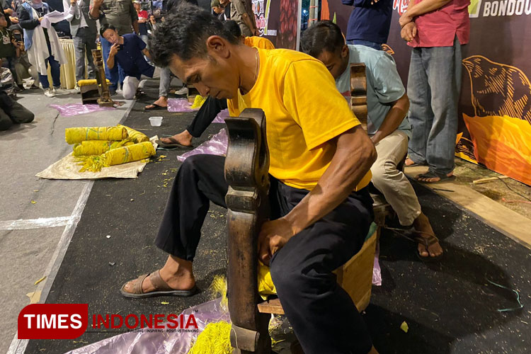 Uniknya Lomba Merajang Tembakau di Bondowoso