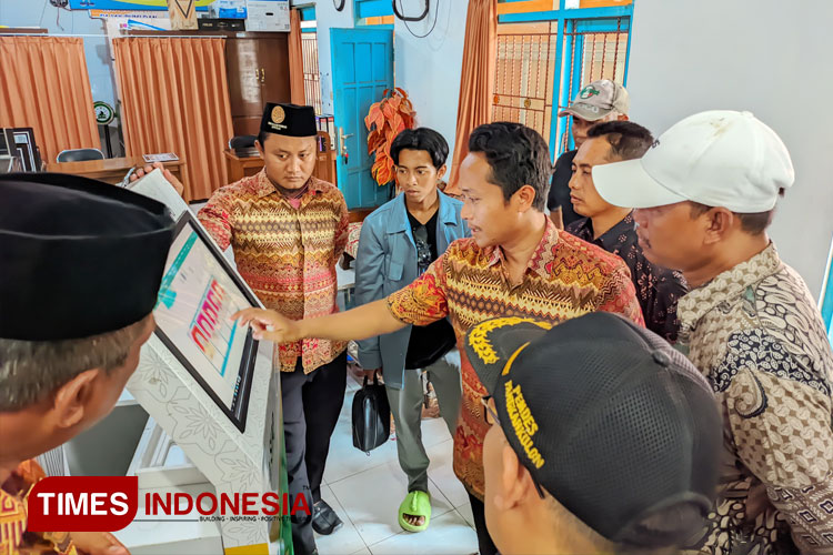 Layanan Berbasis Digital di Desa Pangkahkulon Gresik Jadi Rujukan