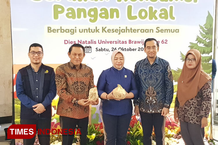 Dorong Konsumsi Pangan Lokal, UB Bagikan Bibit Lombok hingga Ubi untuk Urban Farming di Malang