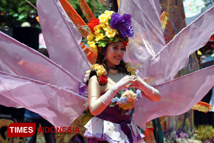 Batu-Art-Flower-Carnival-a.jpg