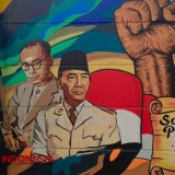 Aksi Mural Tembok Perbatasan Unsil, Cara 13 Seniman Tasikmalaya Memaknai Sumpah Pemuda