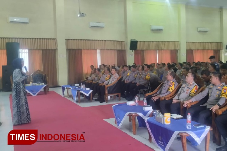 Hadapi Kemungkinan Rusuh di Pilkada 2024, Ratusan Polisi di Jember Dibekali Psikologi Massa