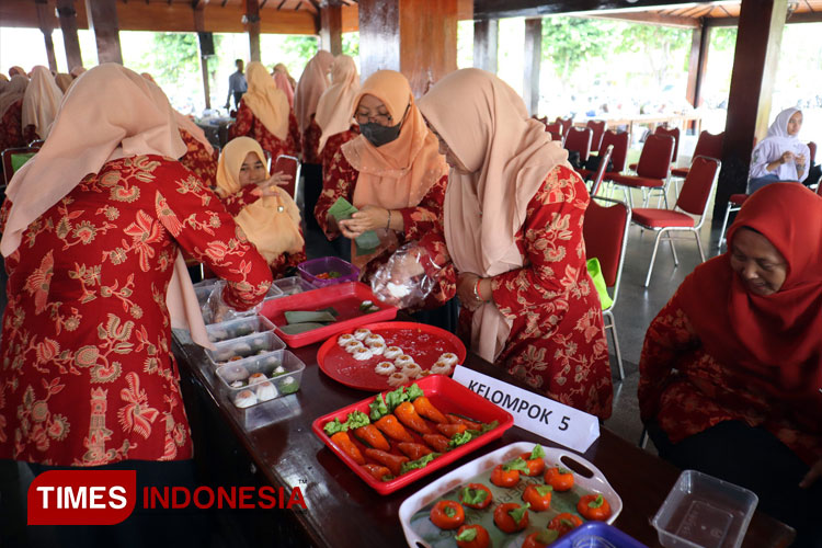 membuatkue-jajan-pasar-2.jpg