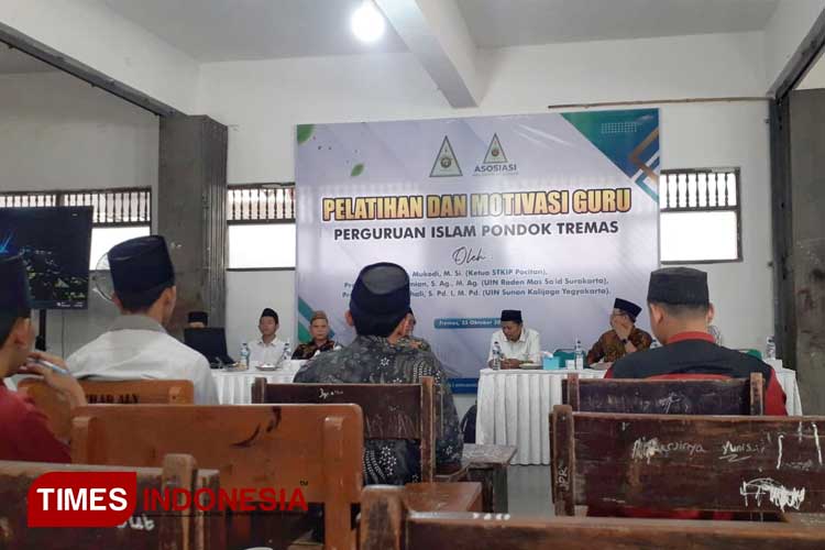 Antusias guru Pondok Tremas Pacitan mengikuti pelatihan peningkatan kualitas pembelajaran. (FOTO: Yusuf Arifai/TIMES Indonesia)