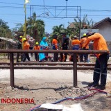 PT KAI DAOP 9 Jember Tutup Perlintasan Sebidang Ilegal di Probolinggo