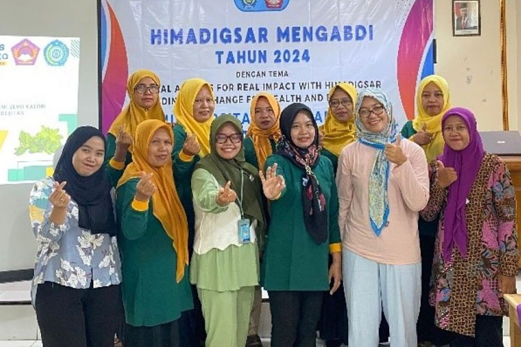 Foto bersama ibu-ibu KWT dan narasumber. (Foto: Humas UNIPMA for TIMES Indonesia)