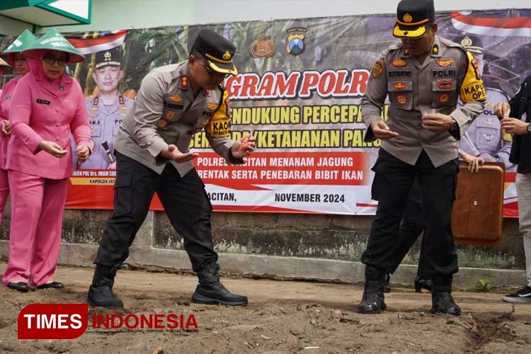 Polisi Jadi Petani, Cara Polres Pacitan Gelorakan Swasembada Pangan