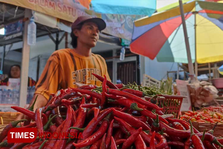 Harga Cabai Merah Besar dan Bawang Merah di Pasar Banyuwangi Kembali Naik