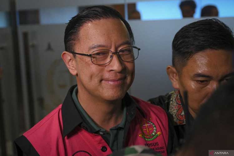 Jalani Pemeriksaan 10 Jam, Tom Lembong Ditanya Soal Surat Impor Gula