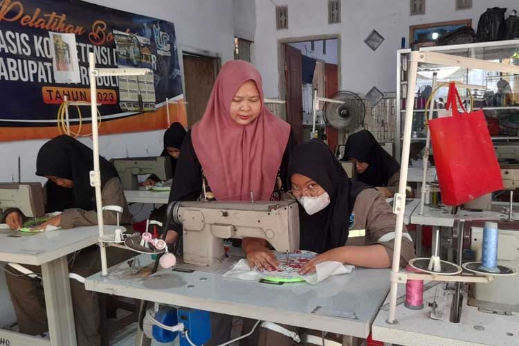 Pemkab Probolinggo Bekali Pemuda dan Emak-Emak Pelatihan Berwirausaha