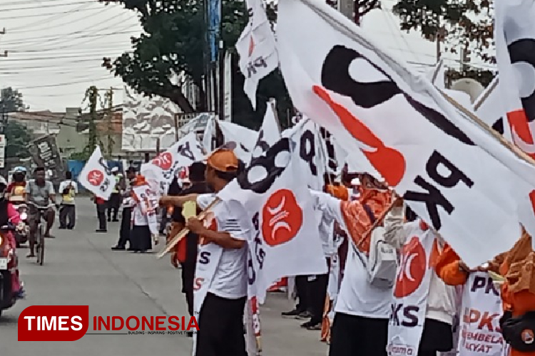 Wujudkan Kemenangan MASBOY, Ratusan Kader PKS Gelar Flashmob di Jalan Raya Pemalang